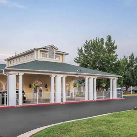 Diamond - The Suites At Fall Creek - 1Bd